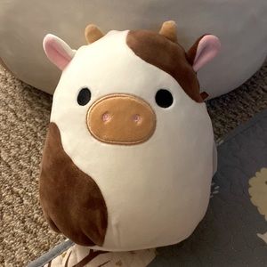 Squishmellow; Ronnie the Cow. NWT